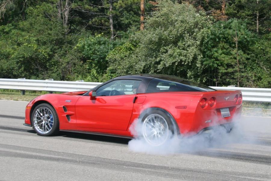  Chevrolet Covette ZR1 Tire Burn 2009 года  (фото 14 из 27)